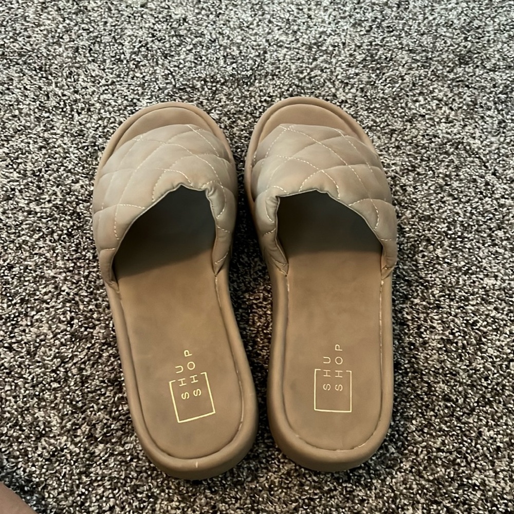 Sun shop sandals